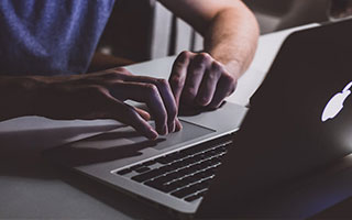 借助imToken钱包App做市场分析，为投资决策提供依据